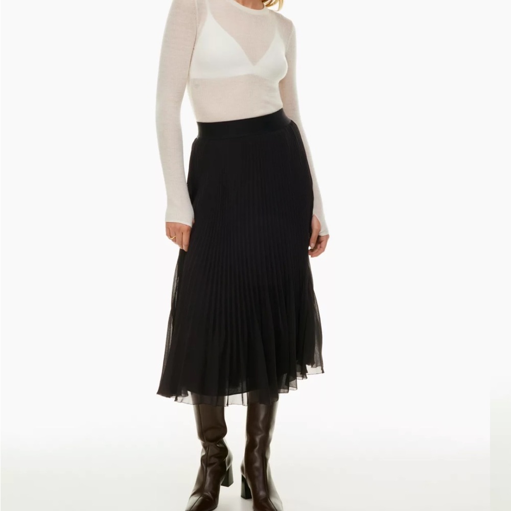 Aritzia Wilfred Twirl Pleated Skirt - Black - S